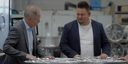 YouTube Thumbnail DMG MORI Success Stories – FRONT RUNNER IN NEW TECHNOLOGIES | HPE COXA (Thumbnail) Themed image